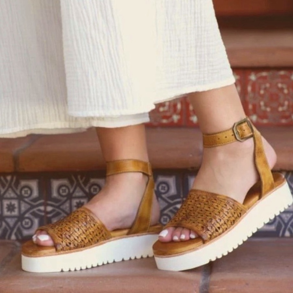 Bed Stu Brisa Platform Sandals Woven Tan Leather ExtraLight Size 6.5 
LIKE NEW
